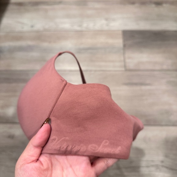 Victoria’s Secret push up bra 34C - Picture 3 of 4